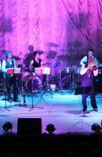 Los Corazónes Calientes In the Concert