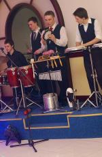 Los Corazónes Calientes Drum show